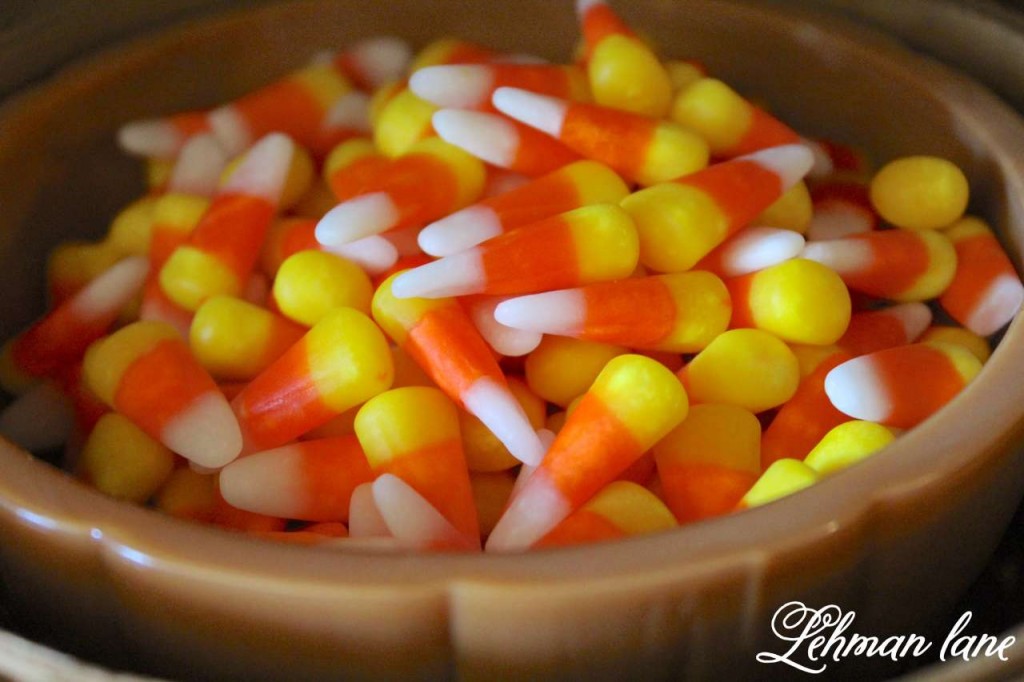 8 tips for fall decorating on a budget / candy corn