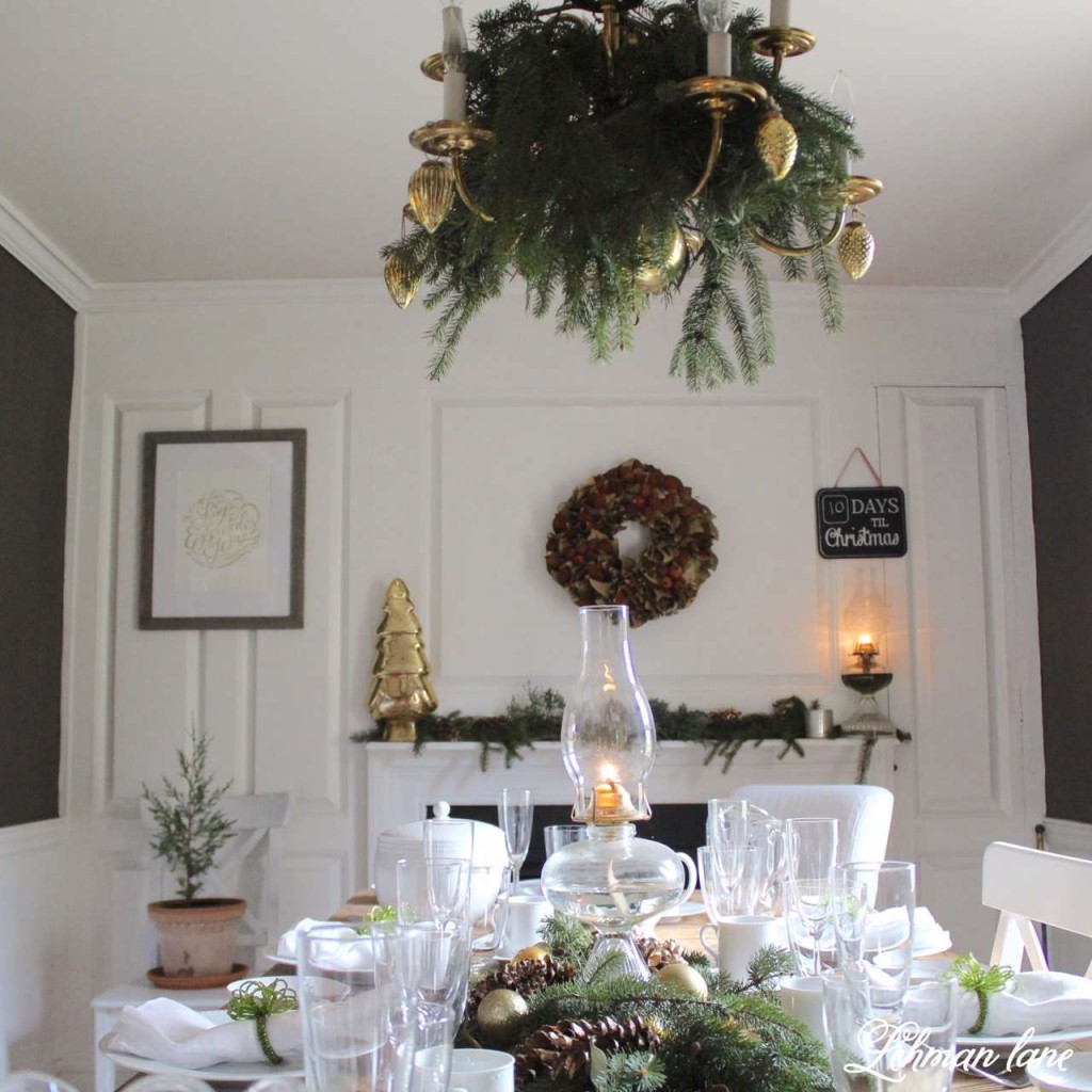Green and Gold Christmas Dining Room and Holiday home hop