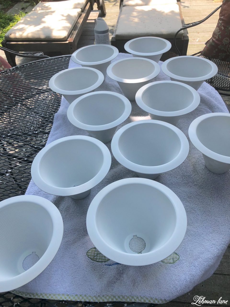 Easiest Way to Spray Paint Recessed Light Trim in 5 Mins