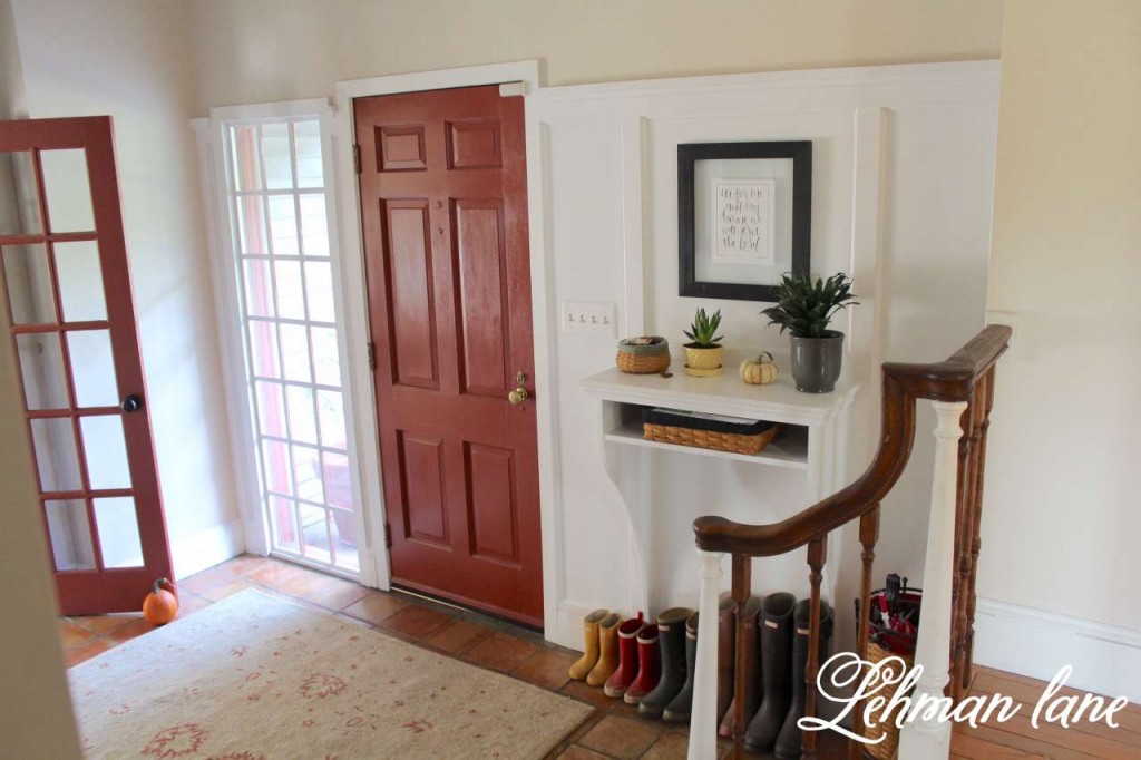Foyer / Entryway Built in Table