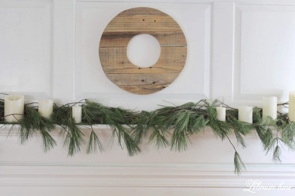 10 Pallet Furniture Projects to Build to bring Farmhouse Character to your home for FREE #palletprojects #farmhousestyle https://lehmanlane.net