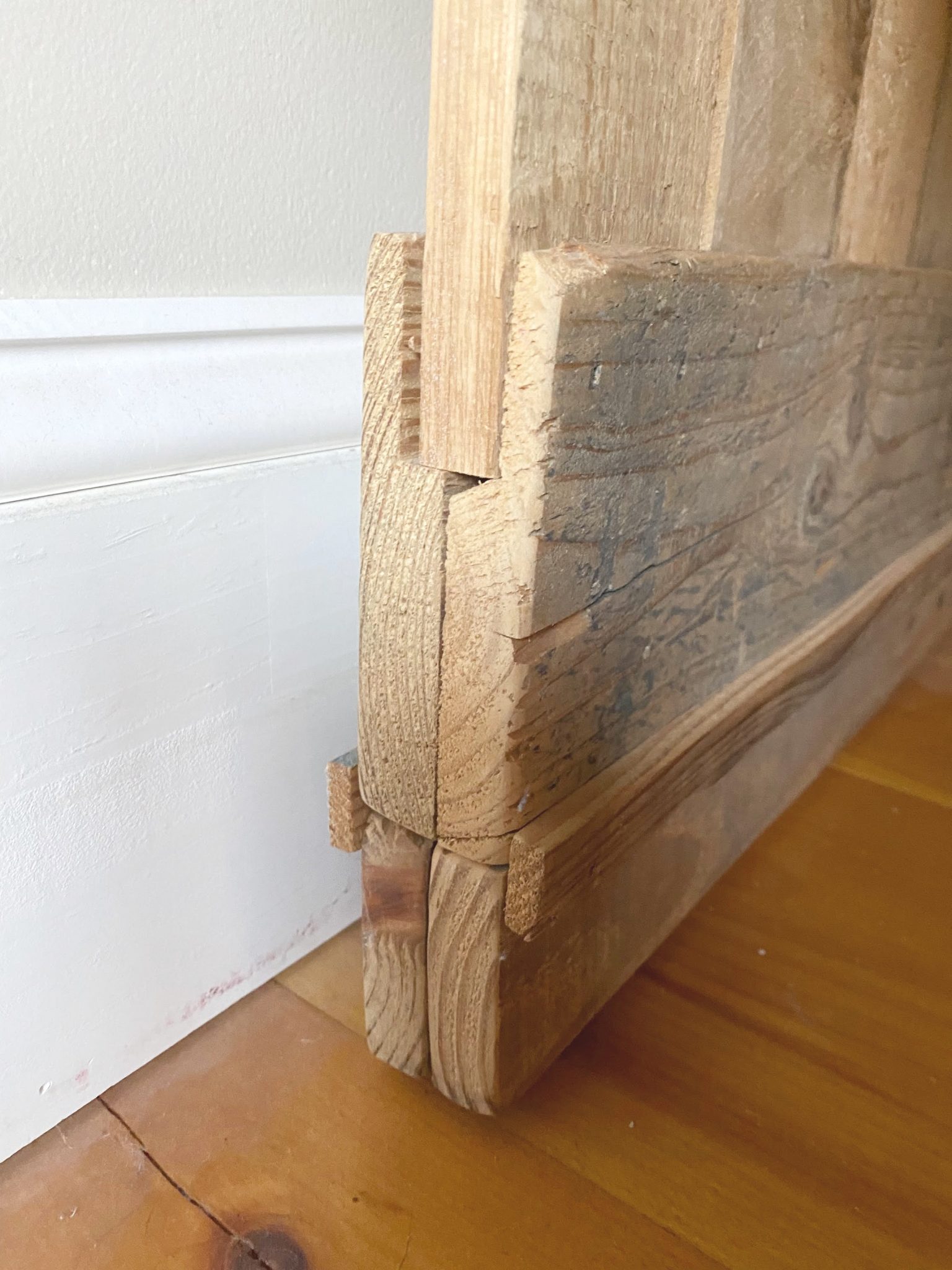 The Best DIY Pallet Sliding Barn Door out of 2 Pallets (Ultimate Easy