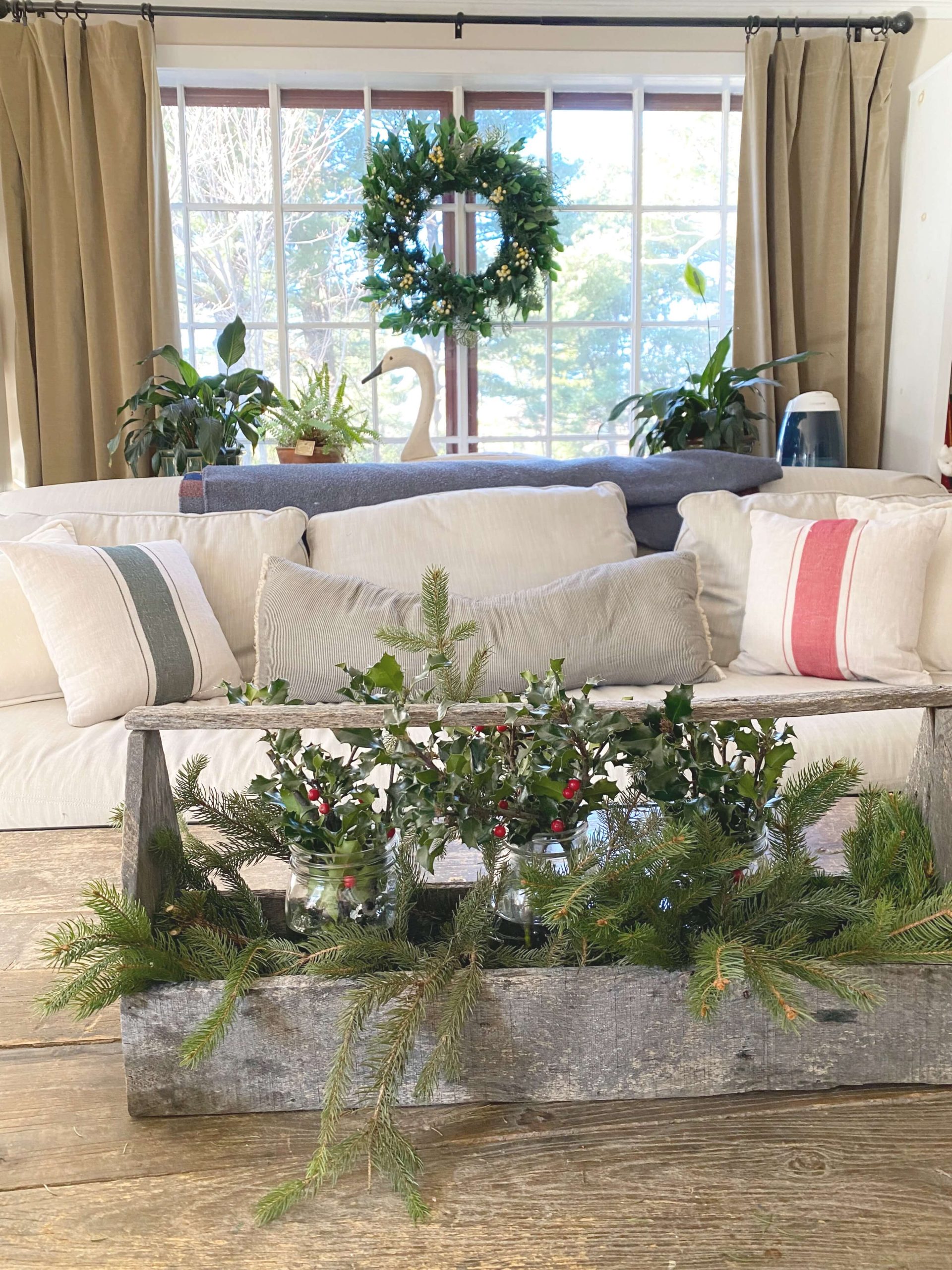11 Simple Christmas Decorations Room Ideas You Can Start Today - Lehman Lane