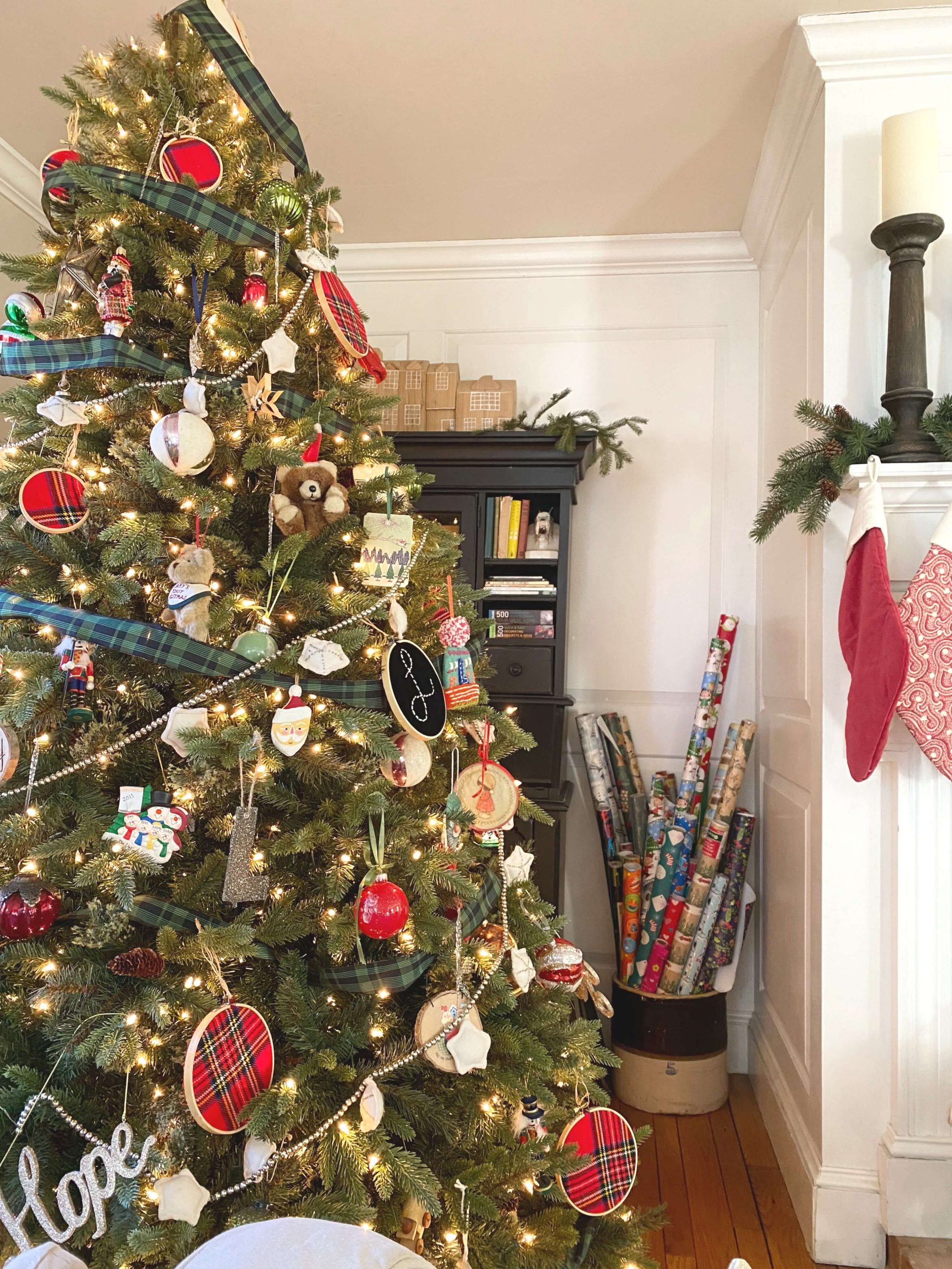 11 Simple Christmas Decorations Room Ideas You Can Start Today - Lehman Lane