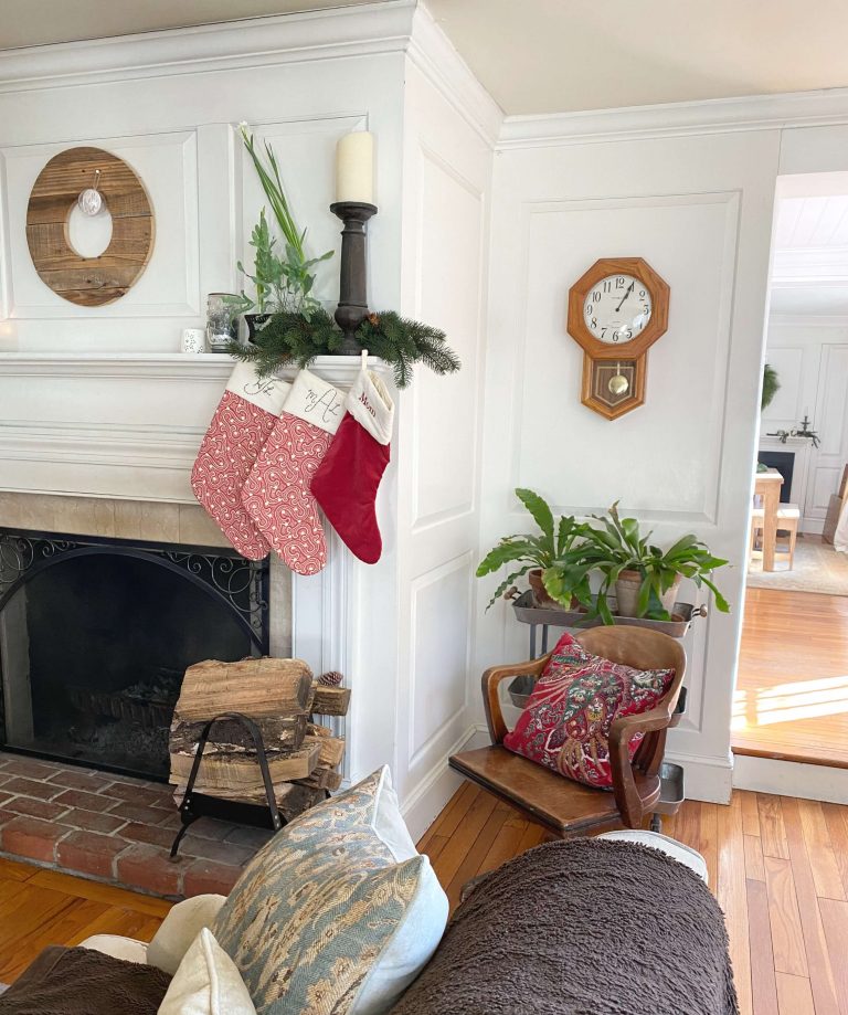 11 Simple Christmas Decorations Room Ideas You Can Start Today - Lehman Lane